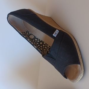 Toms Michelle Black Peep Open Toe Wedge Sandals with Cork Heel Women’s size 9W